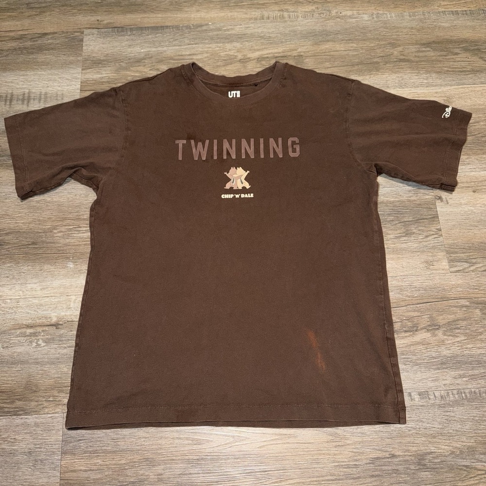 Uniqlo Disney Dearest Friends Chip 'n' Dale Twinning T-Shirt Brown Medium Rare